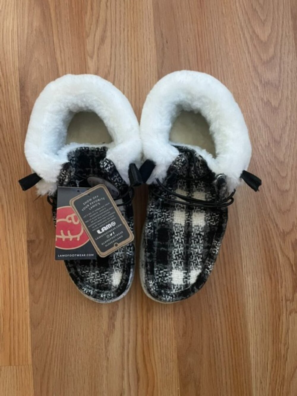NWT-Lamo, Cassidy, sheepskin footbed, slippers. Women's Size 7